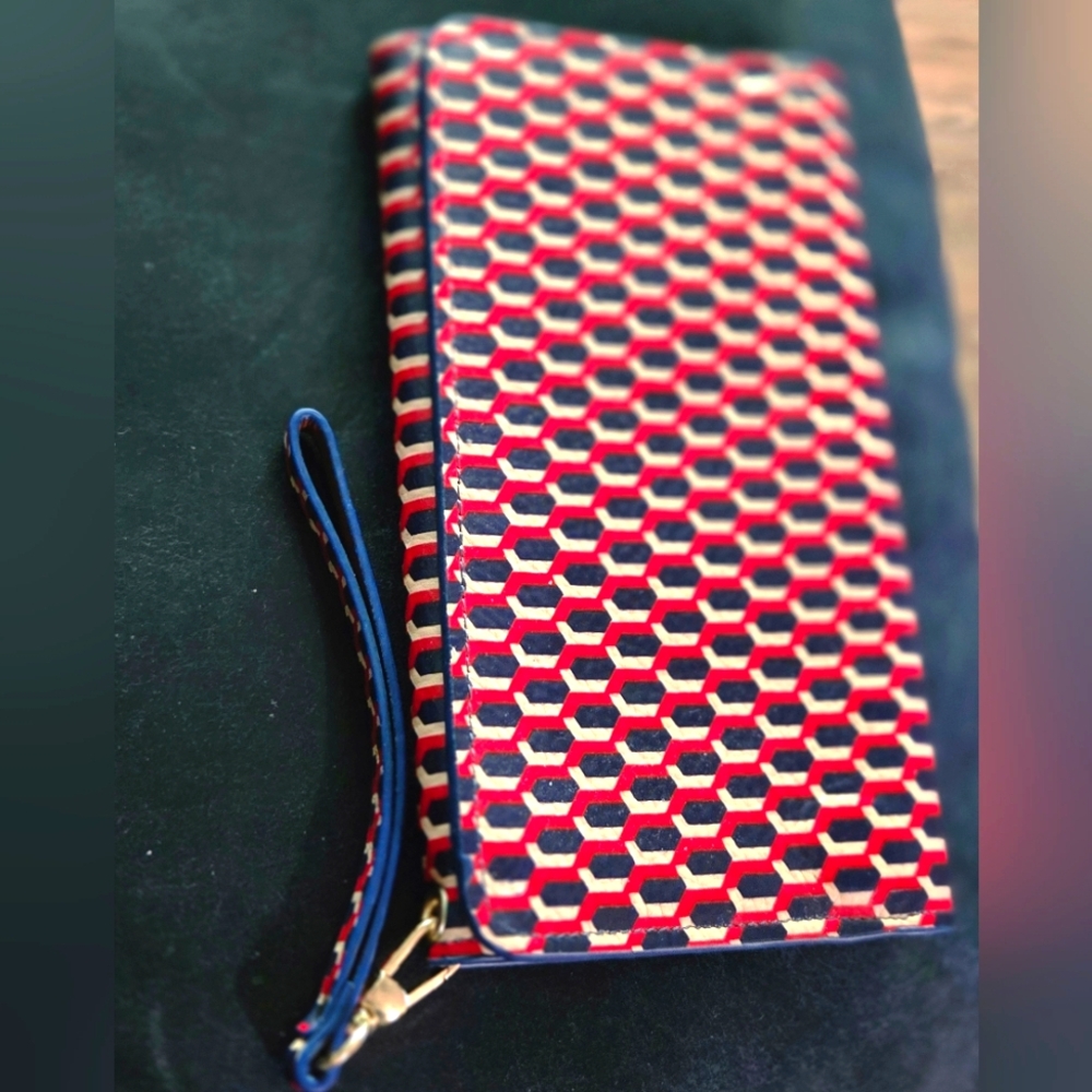 Mark and Graham Leather TRIFOLD Magnetic Wristlet Wallet